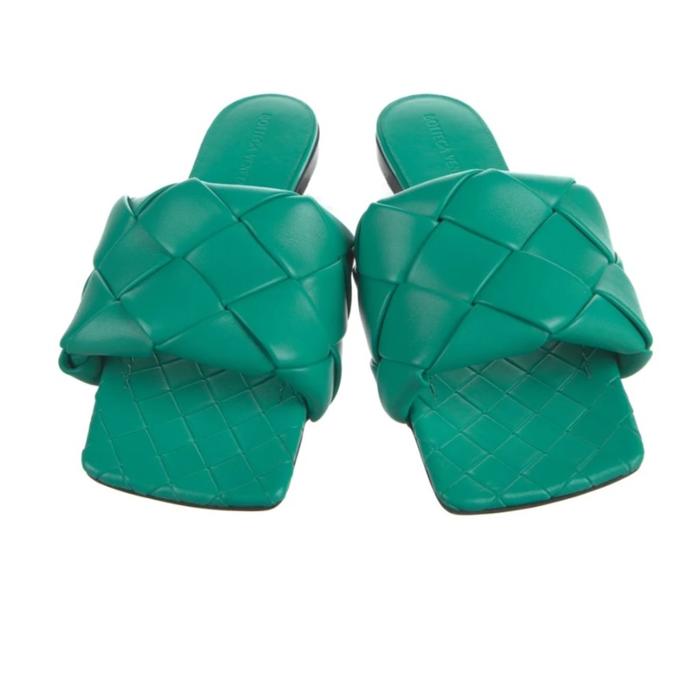 NEW & Authentic Bottega Veneta Lido Flat Sandal Aqua